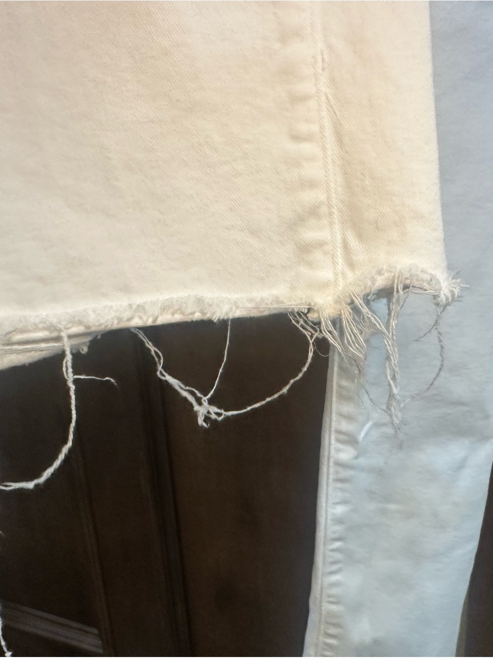 LIKE NEW SIZE 24 PAIGE White Wide-Leg Frayed-Hem Jeans - Picture 2 of 12